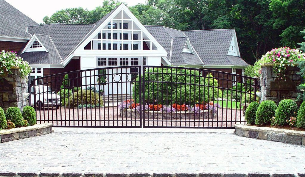 Modern Residential Iron Driveway Gate