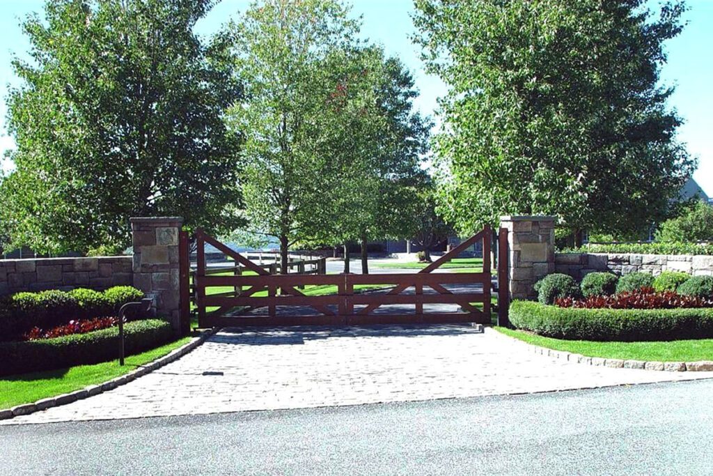 Modern Farmhouse Wooden Driveway Gate