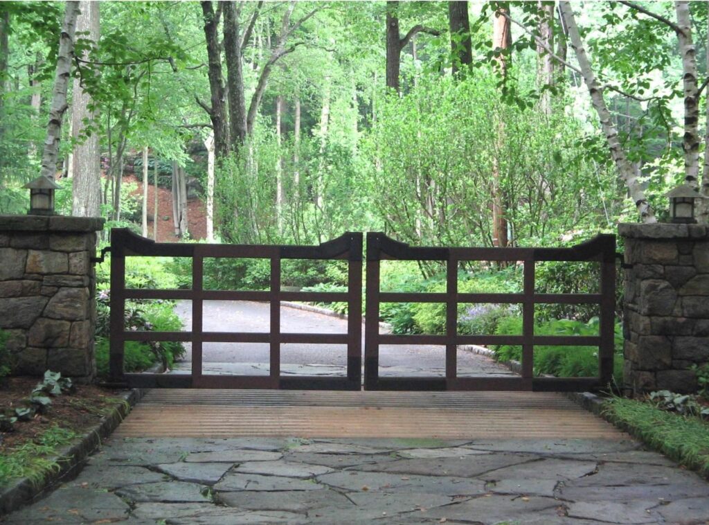 Modern Style Trellis Wooden Driveway Gate