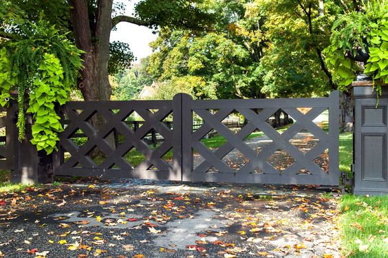Transitional wooden gate by Tri State Gate