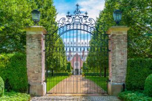 Meta driveway gates